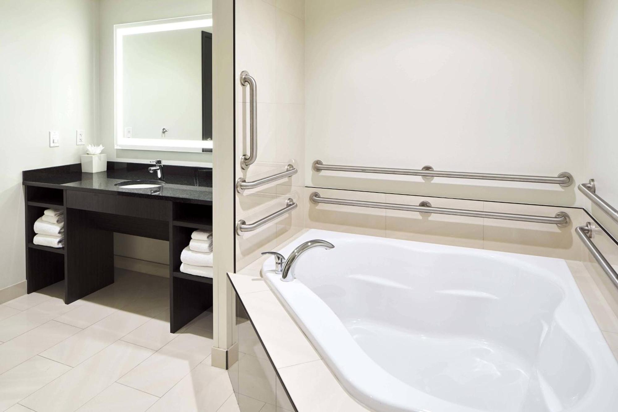Penthouse Suite,1644435842:JPEG